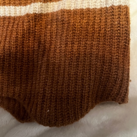 Pinque Striped Sweater with scalloped hem - Picture 3 of 4